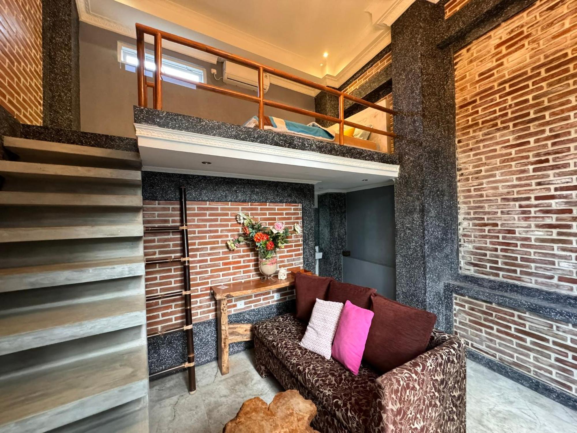 Giri Hill Homestay Нуса Дуа Екстериор снимка